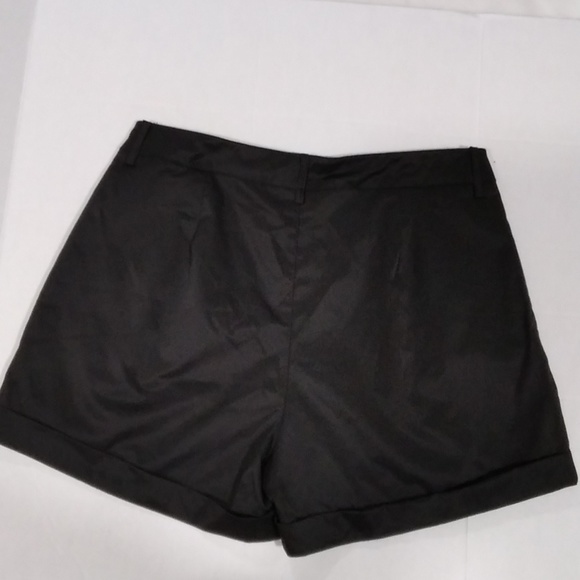 Women's black shorts - Picture 2 of 7
